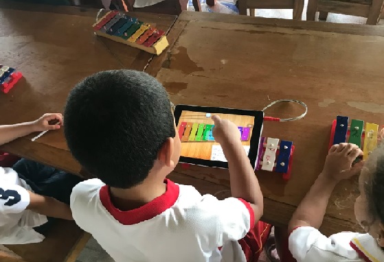 Niños tabletas