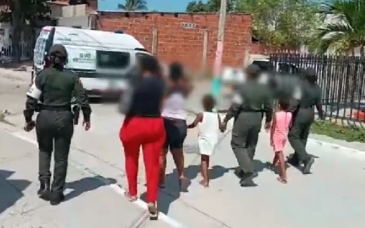 Menores tomando Policía Nacional