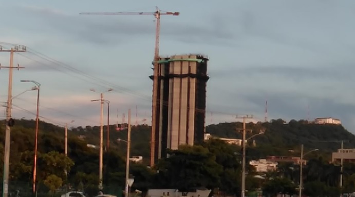 Aquarela el grifo