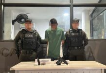 En rápida reacción policial fue capturado un presunto delincuente con una pistola en el barrio Las Palmeras