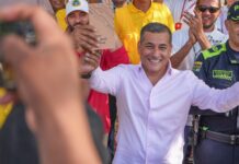 Alcalde Dumek Turbay fortalece la seguridad ciudadana con entrega de 150 equipos de comunicación al gremio de taxistas