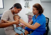 Gobernador Arana lanza “Salud pa’ Bolívar en cada rincón” y entrega tres unidades móviles