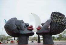 Con su escultura ‘Luna de Bembeo’, Tierra Baja estrena su vía de acceso gracias al Gobierno del alcalde Dumek Turbay