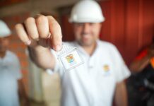Gobernación entregó viviendas a familias víctimas: 14 recibieron las llaves de sus nuevas casas en San Pablo