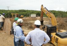AGUAS DE CARTAGENA AVANZA EN LA ATENCIÓN DE UNA FUGA EN UNA TUBERÍA DE 45 PULGADAS CERCA DE LA PLANTA EL CERRO