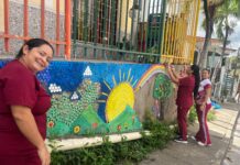 DISEÑAN MURAL CON TAPAS PLÁSTICAS EN EL HOGAR INFANTIL SAN LUCAS DE CARTAGENA